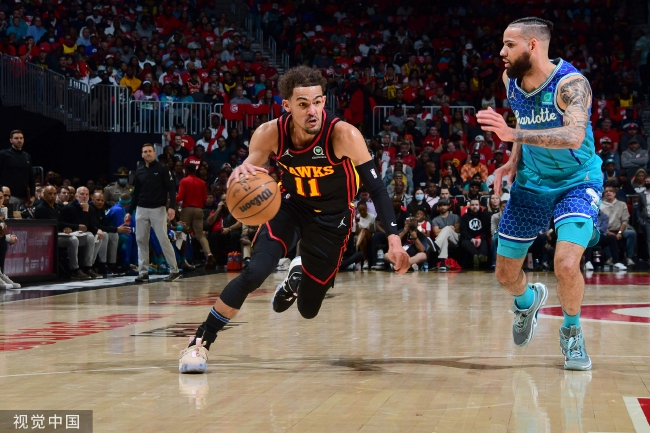  特雷杨三十一分布局老鹰轻取黄蜂锁定季后赛  