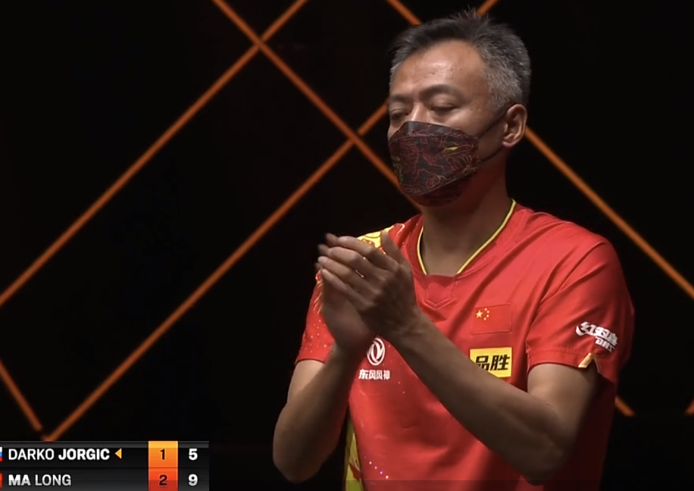  巴特勒硬汉本色尽显，热火末节逆转战胜魔术止颓势